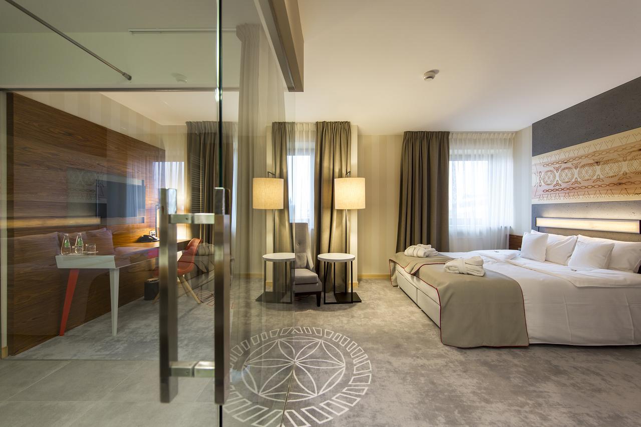 Hotel Kopieniec Fizjo- Med & Spa Мурзасичле Екстериор снимка