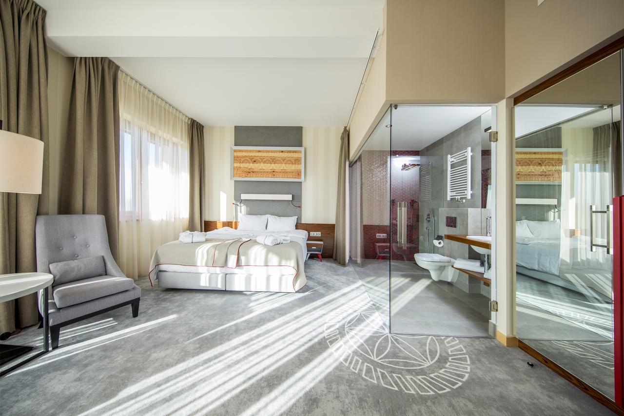 Hotel Kopieniec Fizjo- Med & Spa Мурзасичле Екстериор снимка