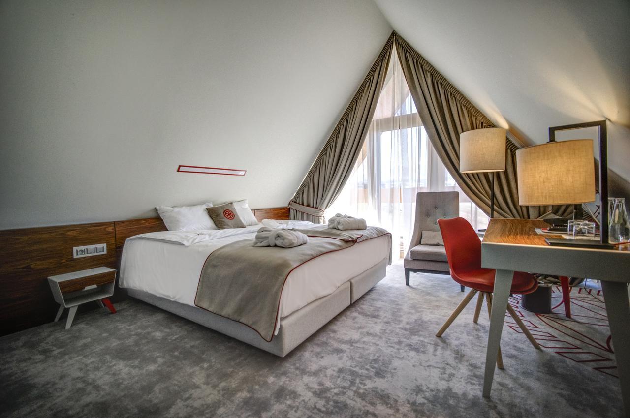 Hotel Kopieniec Fizjo- Med & Spa Мурзасичле Екстериор снимка
